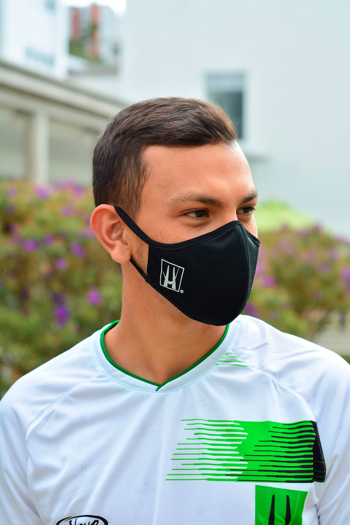 CAMISETA UM
