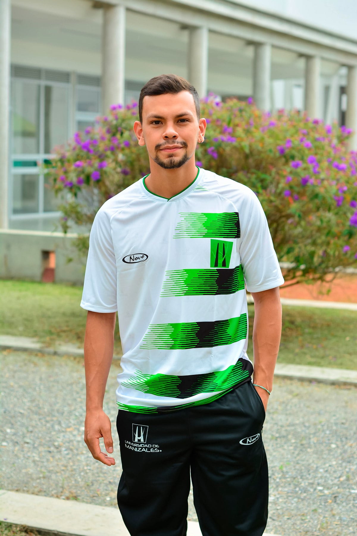 CAMISETA UM