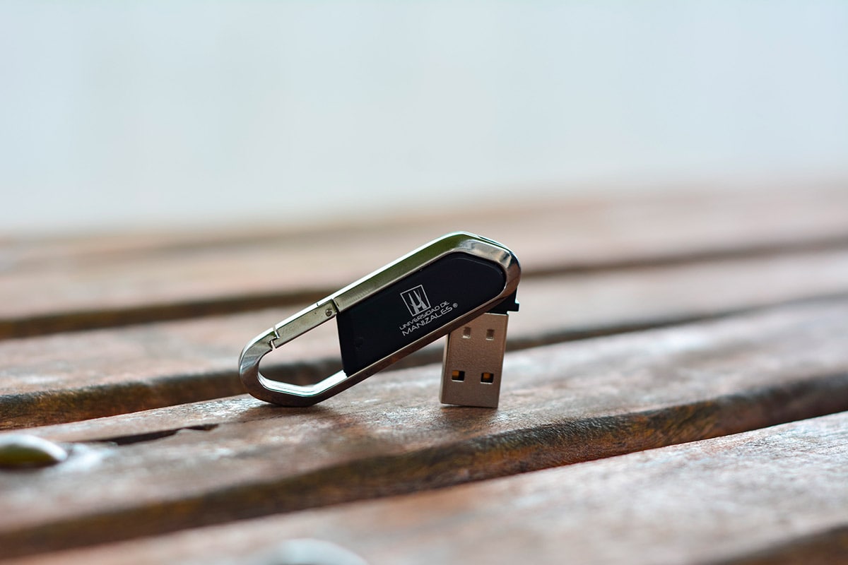 MEMORIAS USB 8GB UM