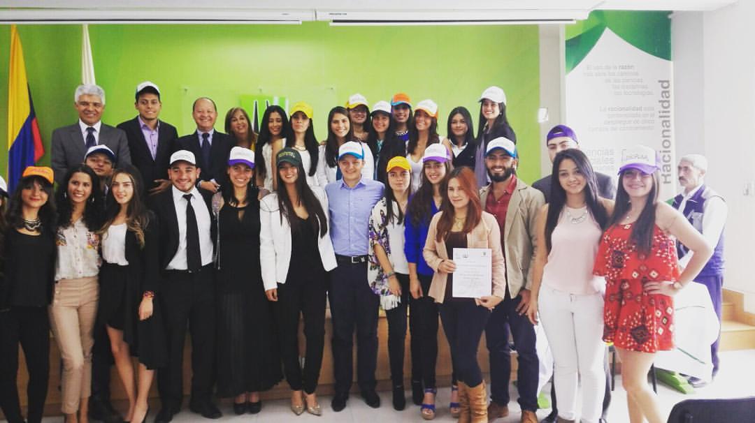 Se llevó a cabo la ceremonia de grado del Diplomado en Liderazgo ...